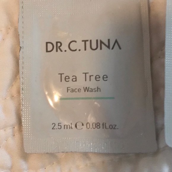 Farmasi sample’s and one VFX pro camera ready Primer and full size Sensi Wipes! - Picture 8 of 10